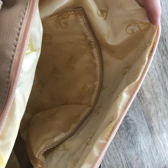 Cream Women’s Purse - Picture 5 of 5